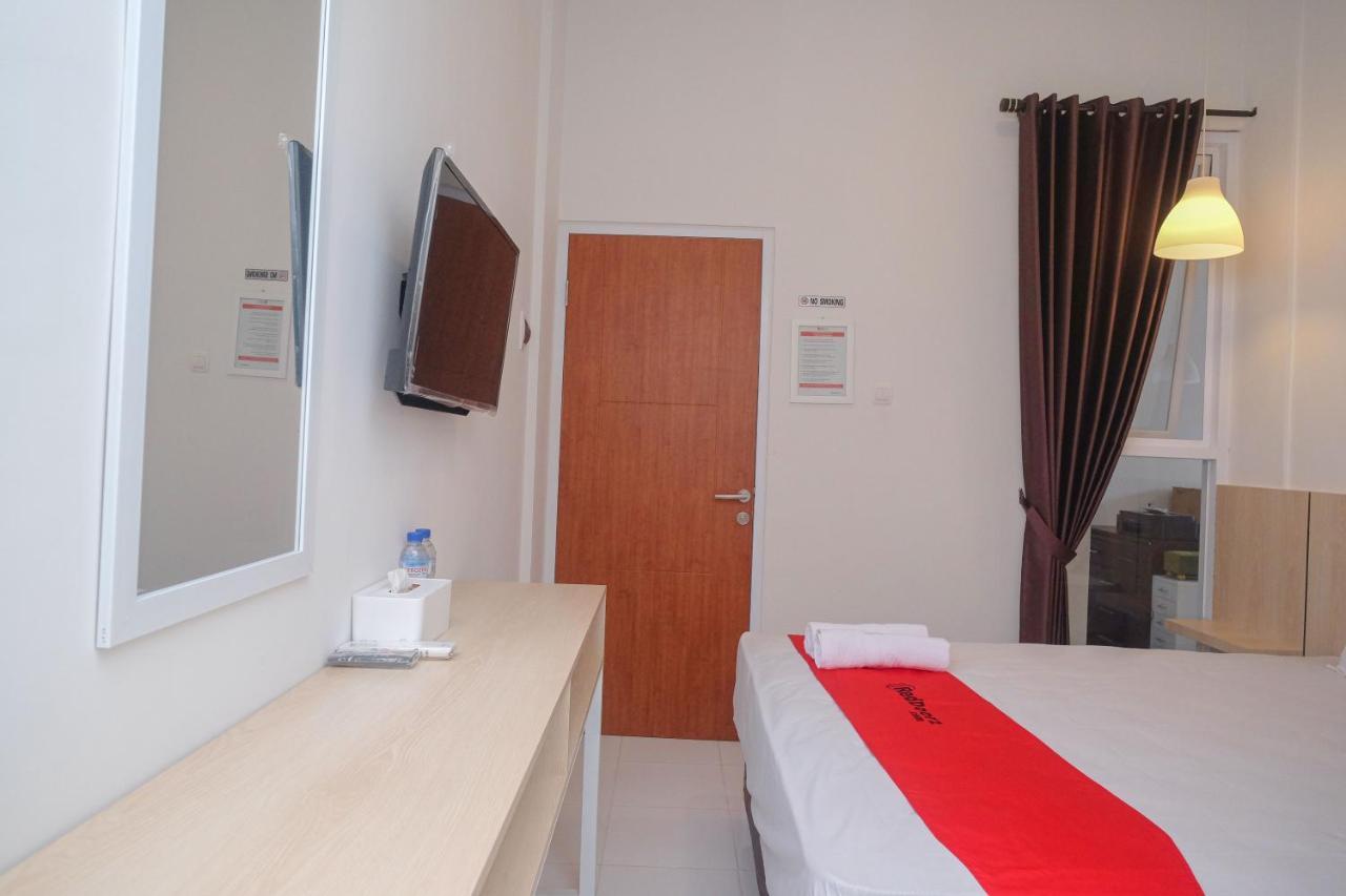 فندق Reddoorz Syariah @ Tlogosari Semarang Alastuwo المظهر الخارجي الصورة