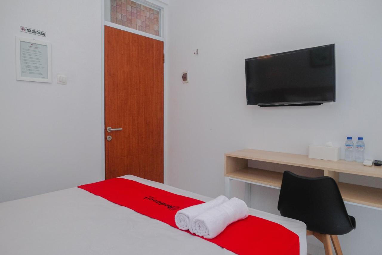 فندق Reddoorz Syariah @ Tlogosari Semarang Alastuwo المظهر الخارجي الصورة